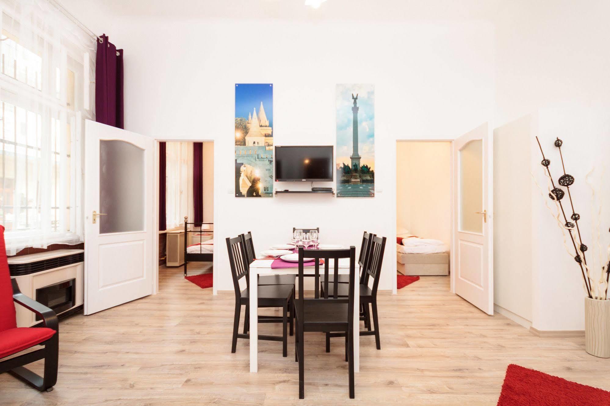Like Home - City Center - Style Apartment Budapeste Exterior foto