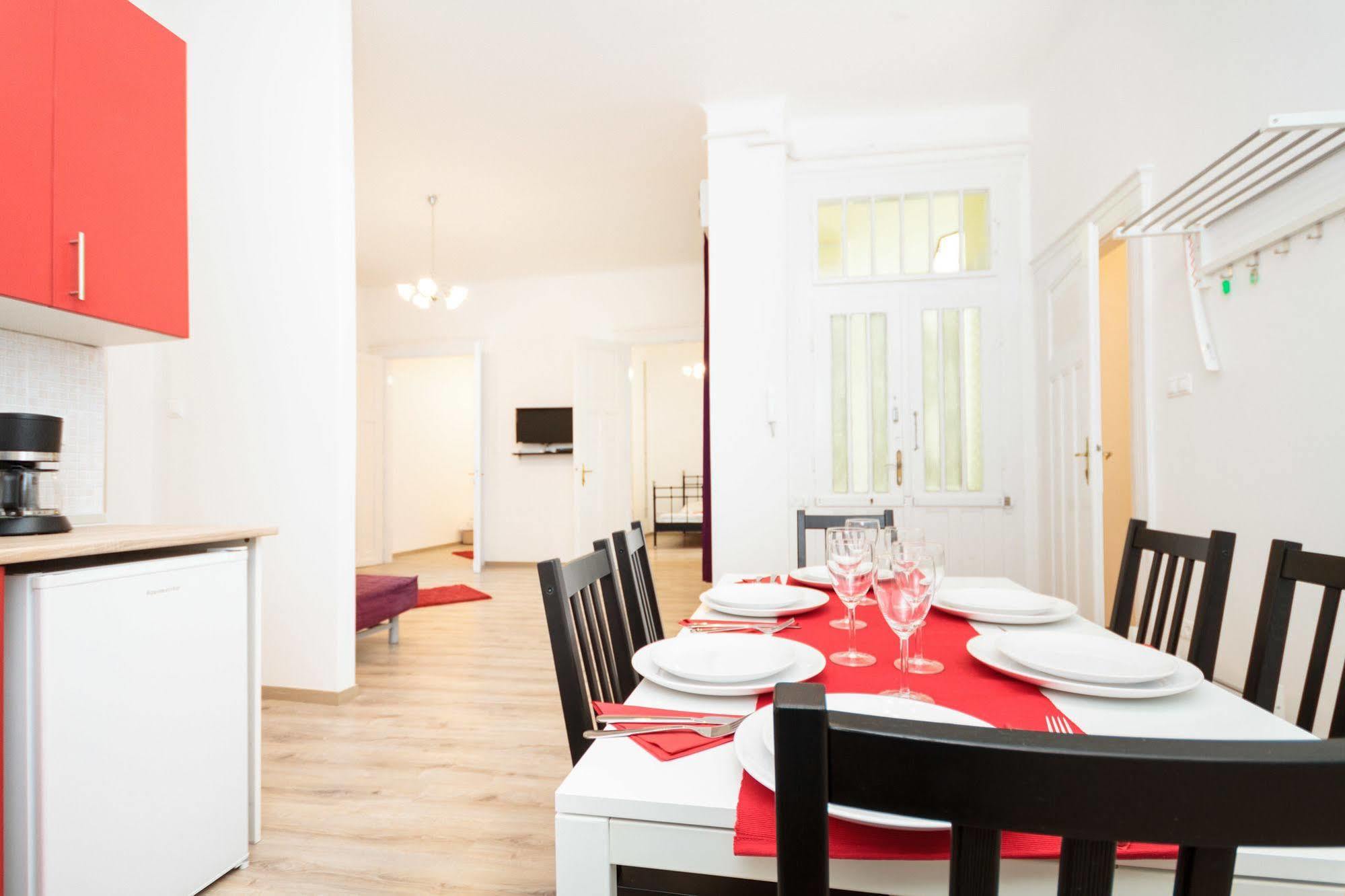 Like Home - City Center - Style Apartment Budapeste Exterior foto
